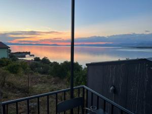 Lake Escape Villa Shirokë