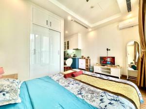 Cozy Lakeside Studio Apartment with Full Amenities and Fast WiFi