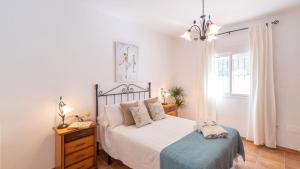 Casa Rural Moreno Canillas de Albaida by Ruralidays
