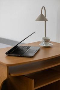 Functional Pet-Friendly Studio with a Workspace by Noclegi Renters