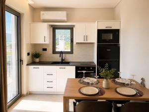 Aimilios Place - Peaceful 2-Bedroom Apartment