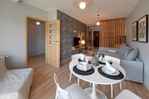 Triventi Śnieżka View Apartment z Garażem i Słonecznym Balkonem
