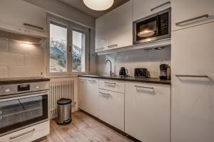 Apartment with balconies at the foot of the slopes