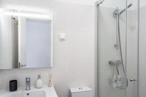 Lovely 2 Bed Apt in the Heart of Lisbon with AC by Lisbeyond