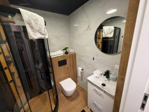 Częstochowa Homely Apartment by BookingHost