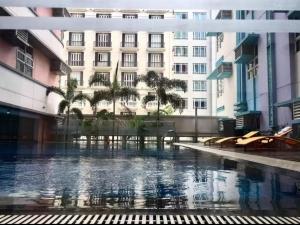 Grand staycation manila 101 Newport