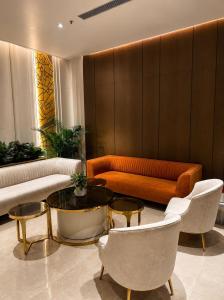 Luxury Skyline studio with Infinity pool M3M Myden