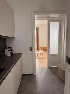 AUTHENTiC APARTMENT NEAR NASCHMARKT