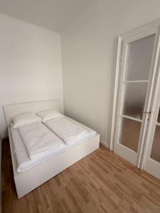 AUTHENTiC APARTMENT NEAR NASCHMARKT