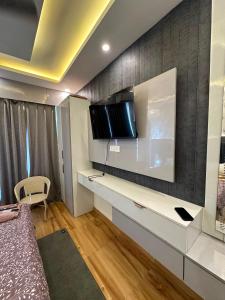 home stay and studios