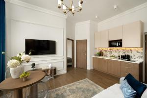Movo Royal Old Town Apartment