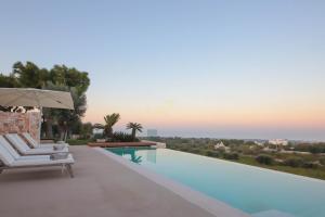 TD Tenuta Donna Madia Sea View Pool Over Vineyard