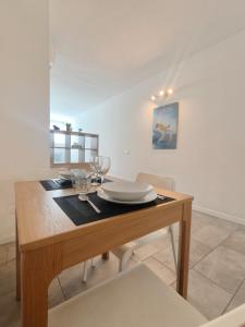 Strategic & Large Studio with Self Check In - Fondazione Prada, Milano with AC, Wifi, Washing Machine