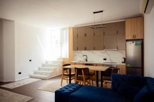 Rooftop Apartment with Garden and Jacuzzi