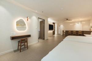 Willowhouse Hongdae Premium Suite