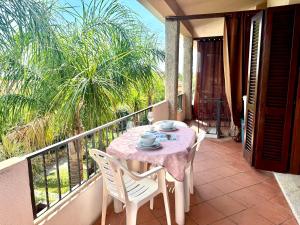 ISS Travel, Villa Fiorita - 800 m from La Cinta beach