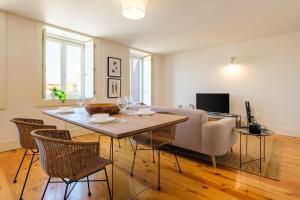 Spacious apt w. beautiful & sunny private terrace