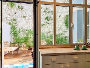 Apartment w. lots of green in a beautiful terrace