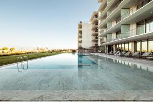 Bayline Boho 1BR Apt Beach, Spa, Pool & Parking