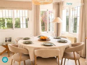 Villa la Siesta by HMR Holidays
