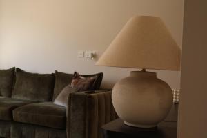 Stylish 3-Bed Glasgow Retreat, Private Hot Tub & Parking