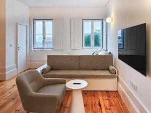 Bright and Cozy Loft in the City Center