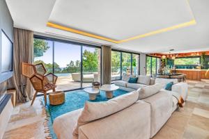 REF 2198 - Super Cannes - Luxury Modern Sea View Villa for Rent