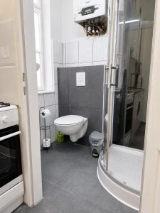 10-Min to Westbahnhof 1BR & Living Room