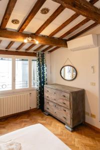 Cheerful 3 BR Flat In Piazza Santo Spirito