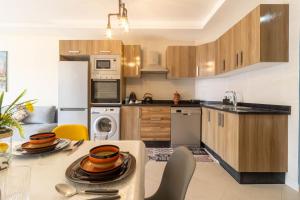 Bouznika Apartment Pool, Terrace & Parking