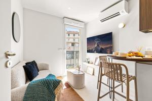 CARABACEL - One room Suite AC and Balcony
