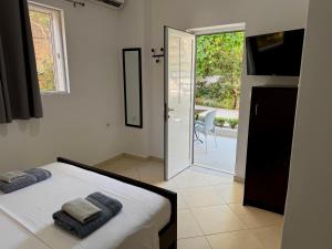 Tomi garden apartment