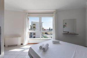 Lumina - Sunny Como Flat with Balcony