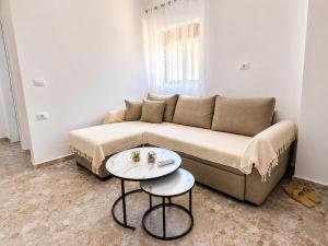 GUGA Host House