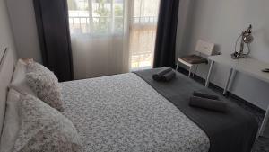 BNB LOLA - Habitacion con Baño privado en el pasillo y aire acondicionado