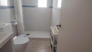 BNB LOLA - Habitacion con Baño privado en el pasillo y aire acondicionado