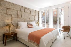 Modern 2-bed apartment with view to Clerigos Tower