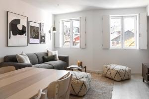 Modern 2-bed apartment with view to Clerigos Tower
