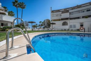 Luxury 2BR Apartment near Puerto Banús w Sea Views