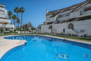 Luxury 2BR Apartment near Puerto Banús w Sea Views