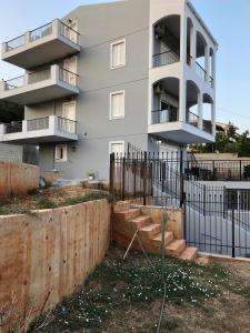 Near the sea 4-bedroom villa with amazing view in Athens Riviera