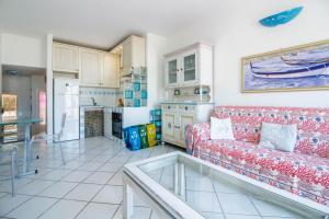 GuestHost - Palau Comfy Flat with Balcony
