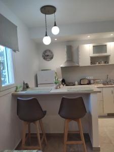 Artemis Apartments ( Yiannis House)