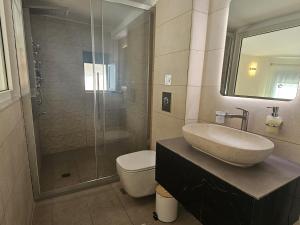 Shevet Creta2