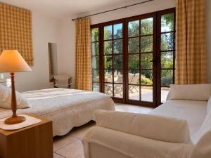 Charming villa with pool and panoramic view