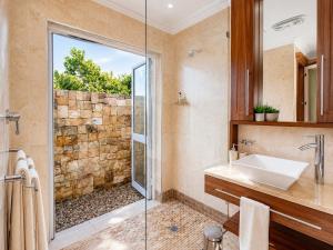 Eleventh Heaven Kingswood Golf Estate