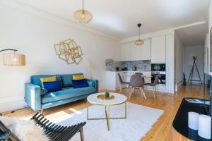 Gorgeous flat w. balcony in iconic pedestrian st