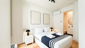 Elegant 1BR near Praca Comercio w elevator and AC