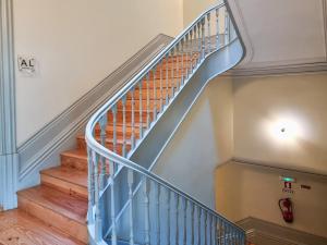 Stunning flat with private balcony in city center