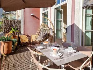 Stunning flat with private balcony in city center